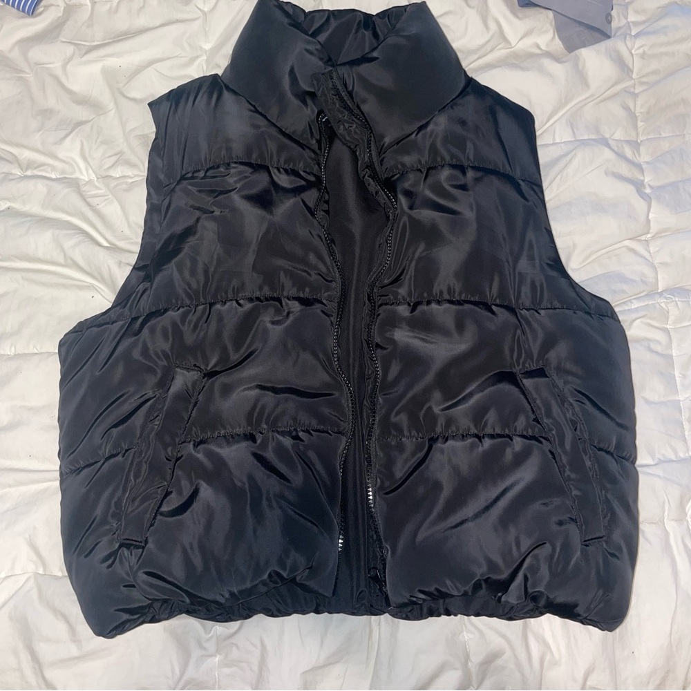 Black puffer vest